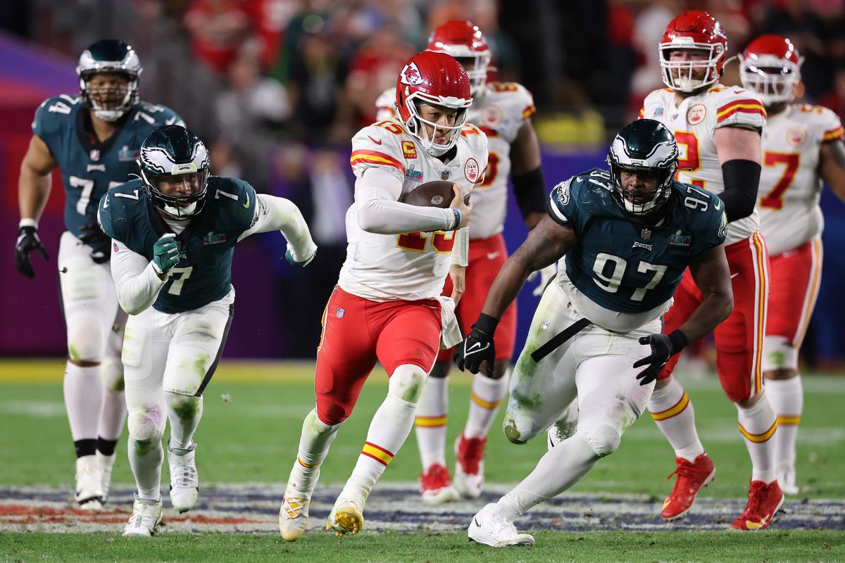 Patrick Mahomes running for a pivotal first down