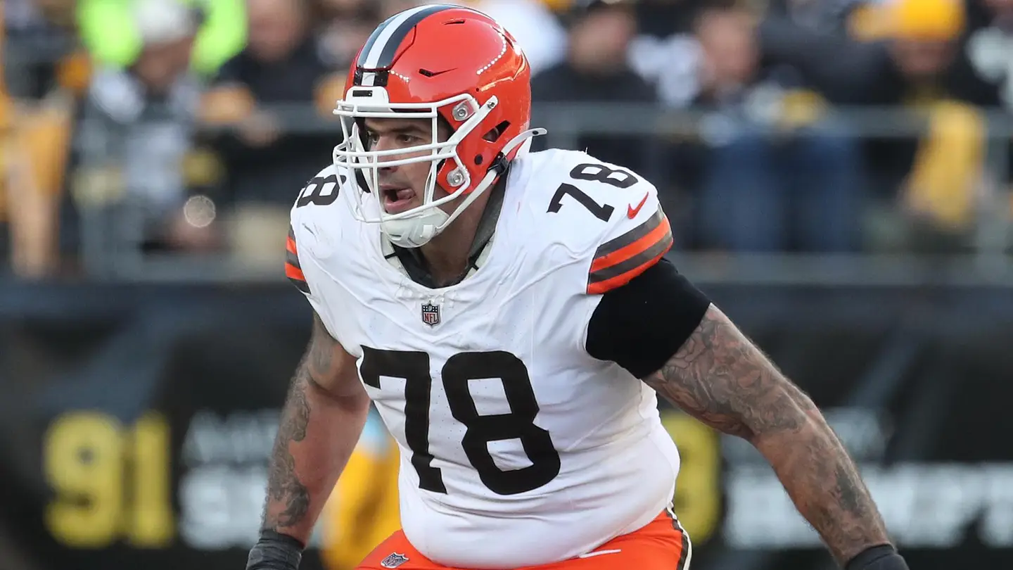 Jack Conklin blocking for the Browns